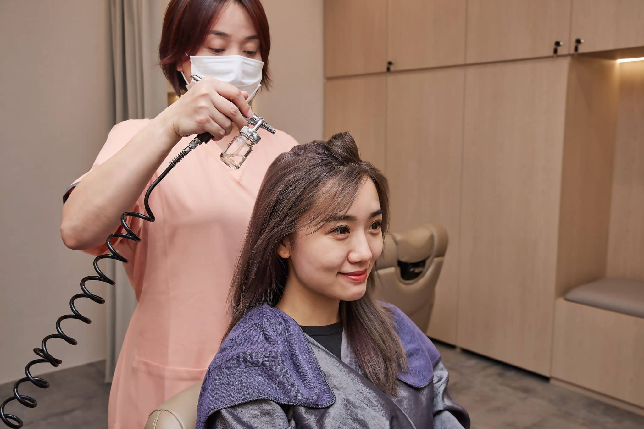 washing hair: scalp treatment process