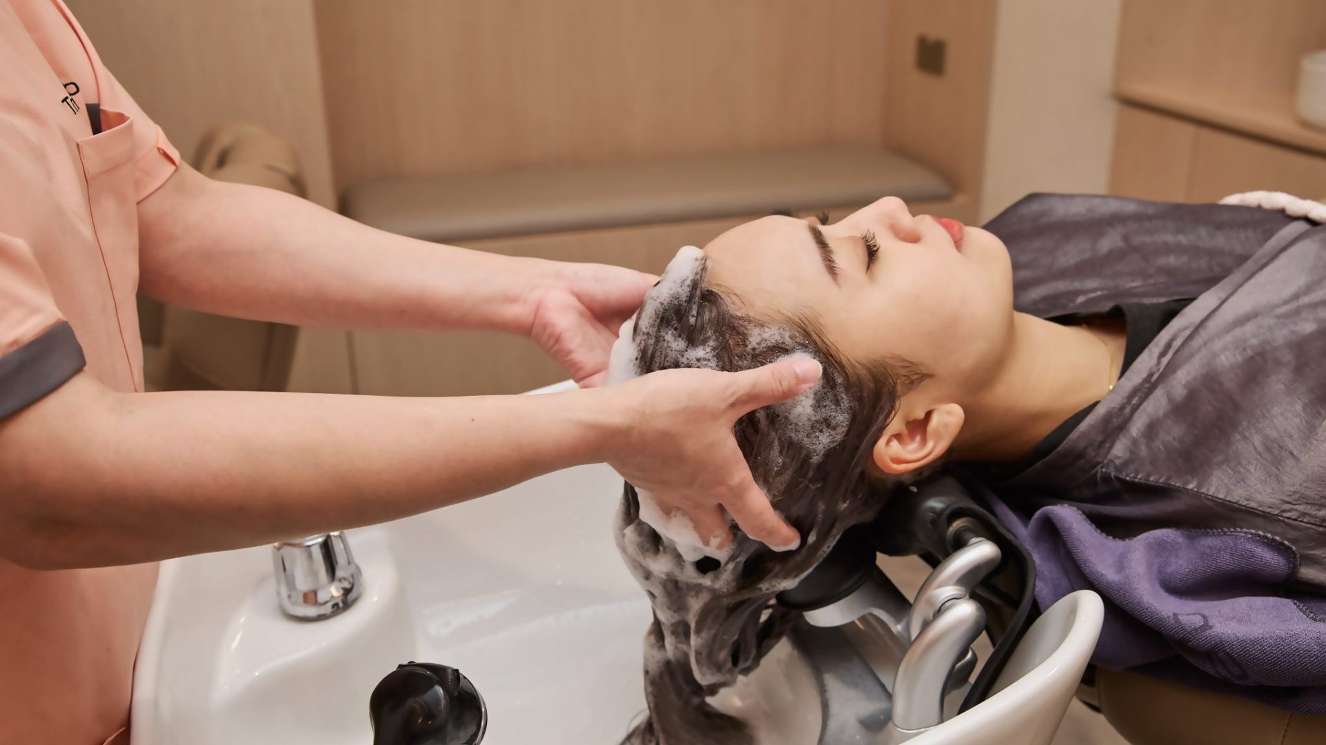 washing and shampooing hair: scalp treatment process